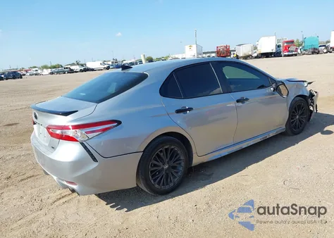 2020 Toyota Camry Se Nightshade Edition z USA, uszkodzony, nr VIN 4T1G11AK2LU334217